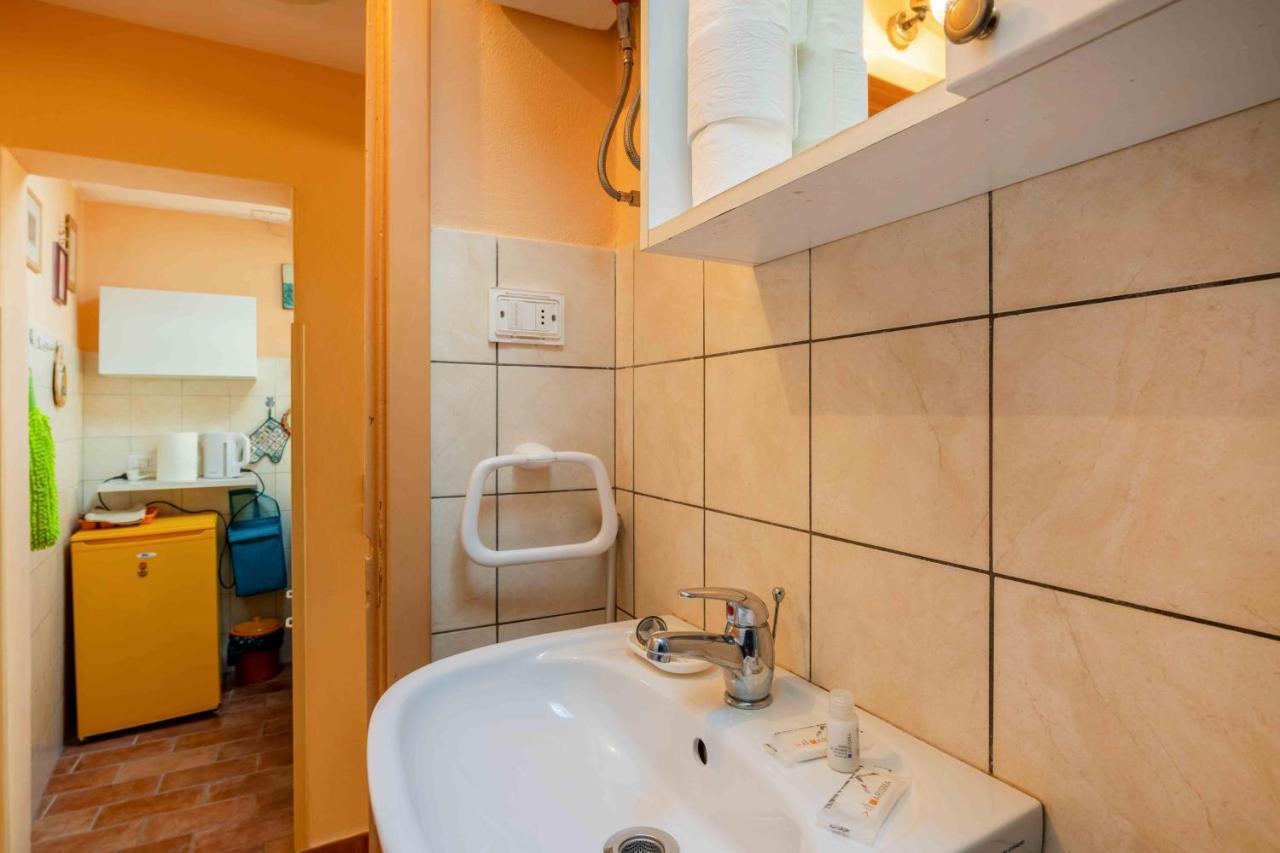 San Frediano Cozy Studio With Private Patio Apartment Florence Exterior photo